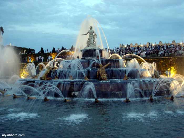 versailles_jardin_bassin_latone_nuit.jpg